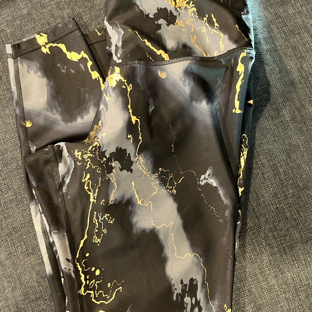 Old Navy Black Leggings with Gold and Gray Marble Accents
